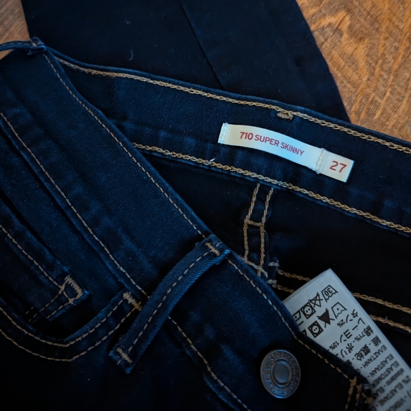 Levi's 710 Super Skinny Jeans Dark Wash - Picture 3 of 3
